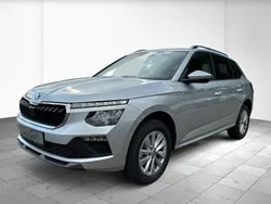 Brilliantsilber metallic Neu 2024 Skoda Kamiq Selection SUV | 28.580 € (Fairer Preis)