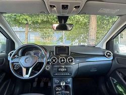 Grau Gebraucht 2012 Mercedes B180 Edition 1 Van / Kleinbus | 90.000 €