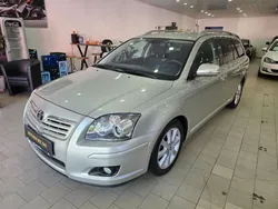 Silber Gebraucht 2006 Toyota Avensis Edition Kombi | 5.990 € (Teuer)