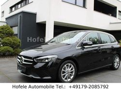 Kosmosschwarz metalliclack Gebraucht 2019 Mercedes B220 Van / Kleinbus | 19.950 € (Superpreis)