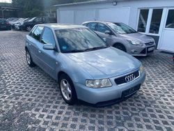 Blau Gebraucht 2001 Audi A3 Attraction Limousine | 650 € (Guter Preis)