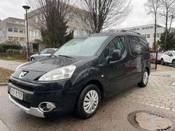 Lack onyx schwarz Gebraucht 2010 Peugeot Partner Family Van / Kleinbus | 3.400 € (Teuer)
