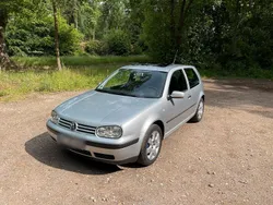 Silber Gebraucht 2001 VW Golf IV Limousine | 2.600 €