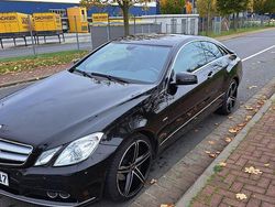 Schwarz Gebraucht 2010 Mercedes E200 Coupé | 8.000 € (Guter Preis)