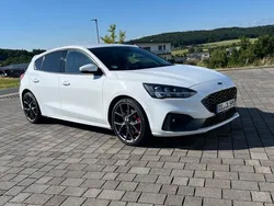 Weiß Gebraucht 2021 Ford Focus ST Limousine | 22.700 € (Guter Preis)