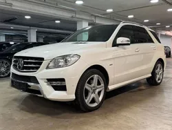 Diamantweiß bright (designo) Gebraucht 2013 Mercedes ML350 AMG SUV | 19.899 € (Guter Preis)
