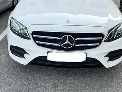 Weiß Gebraucht 2018 Mercedes E220 AMG line Limousine | 29.300 € (Fairer Preis)