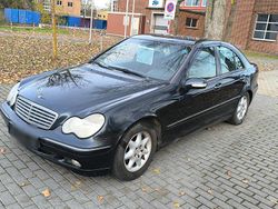 Blau Gebraucht 2002 Mercedes C200 Elegance Limousine | 850 € (Superpreis)