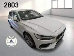 Grau Gebraucht 2020 Volvo V60 R-Design Kombi | 29.790 € (Guter Preis)