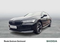 Ebony schwarz metallic Gebraucht 2025 Skoda Superb SportLine Kombi | 55.888 €