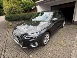 Grau Gebraucht 2022 Audi A3 Sportback Comfort Kombi | 24.500 € (Fairer Preis)