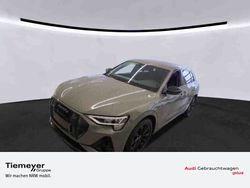 Grau Gebraucht 2022 Audi e-tron S-Line SUV | 42.740 € (Teuer)