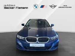 Blau Gebraucht 2024 BMW 318 Efficient Dynamics Kombi | 32.608 € (Guter Preis)