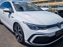 Pure white Gebraucht 2021 VW Golf VIII R-line Kombi | 19.999 € (Guter Preis)