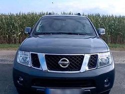 Grau Gebraucht 2012 Nissan Pathfinder SUV | 13.500 €