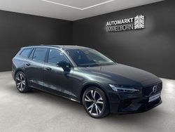 Grau Gebraucht 2021 Volvo V60 R-Design Kombi | 28.350 €