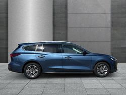 Diverse metallic Gebraucht 2024 Ford Focus Titanium X | 23.030 € (Superpreis)