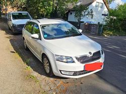 Weiß Gebraucht 2014 Skoda Octavia Ambition Kombi | 8.500 € (Fairer Preis)