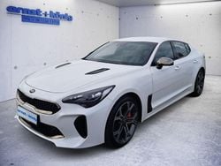 Weiß Gebraucht 2019 Kia Stinger Kleinwagen | 32.890 € (Etwas zu teuer)