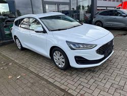 Weiß Gebraucht 2023 Ford Focus Titanium X Limousine | 19.900 € (Fairer Preis)