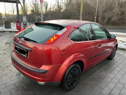 Rot Gebraucht 2010 Ford Focus Coupé | 1.600 € (Guter Preis)