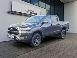 Grau Gebraucht 2024 Toyota HiLux Comfort Abholung | 47.980 € (Fairer Preis)