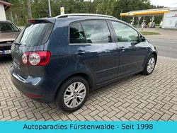 Blau Gebraucht 2013 VW Golf Plus Cross Life Van / Kleinbus | 10.900 € (Etwas zu teuer)