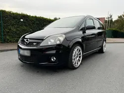 Schwarz Gebraucht 2008 Opel Zafira OPC Van / Kleinbus | 12.000 €