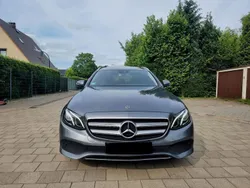 Grau Gebraucht 2017 Mercedes E220 Avantgarde Limousine | 18.900 € (Guter Preis)
