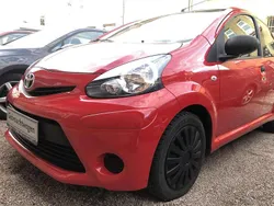 Rot Gebraucht 2012 Toyota Aygo Connect Style Kleinwagen | 4.550 € (Fairer Preis)