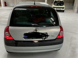 Silber Gebraucht 2002 Renault Clio II Kleinwagen | 1.250 €