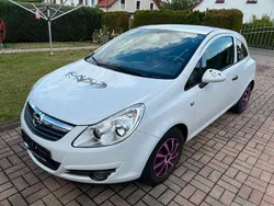 Weiß Gebraucht 2010 Opel Corsa Selection Kleinwagen | 2.500 € (Guter Preis)