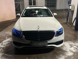 Weiß Gebraucht 2016 Mercedes E200 Limousine | 22.000 € (Etwas zu teuer)