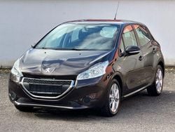 Braun Gebraucht 2012 Peugeot 208 Active Kleinwagen | 4.499 € (Fairer Preis)