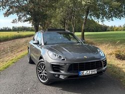 Grau Gebraucht 2015 Porsche Macan S SUV | 42.750 €