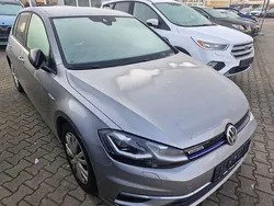 Silber (metallic) Gebraucht 2019 VW Golf VII Comfortline Limousine | 16.990 € (Fairer Preis)