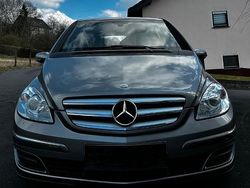 Grau Gebraucht 2006 Mercedes B200 Van / Kleinbus | 1.800 €