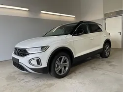 [0qa1] pure white / dach schwarz Neu 2025 VW T-Roc Life SUV | 33.940 € (Superpreis)