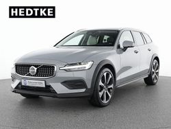 Grau Gebraucht 2023 Volvo V60 CC Plus Kombi | 39.990 € (Fairer Preis)