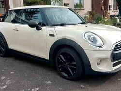 Weiß Gebraucht 2015 Mini ONE Kleinwagen | 5.999 €