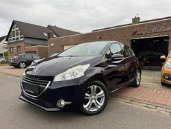 Blau Gebraucht 2015 Peugeot 208 Allure Kleinwagen | 7.490 € (Fairer Preis)