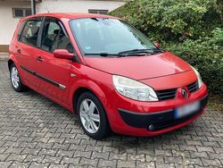 Rot Gebraucht 2004 Renault Scénic II Van / Kleinbus | 1.850 € (Etwas zu teuer)