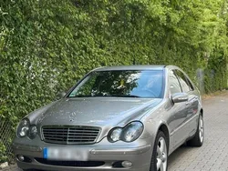 Grau Gebraucht 2004 Mercedes C200 Limousine | 2.400 € (Fairer Preis)