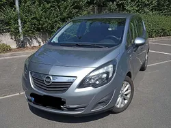 Grau Gebraucht 2013 Opel Meriva Active Van / Kleinbus | 5.490 € (Fairer Preis)