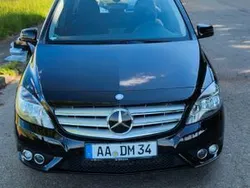 Schwarz Gebraucht 2012 Mercedes B180 Van / Kleinbus | 7.000 € (Guter Preis)