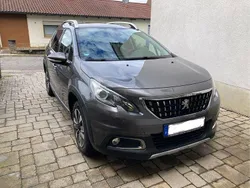 Grau Gebraucht 2017 Peugeot 2008 Allure SUV | 9.500 € (Fairer Preis)