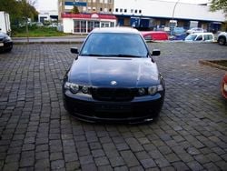 Schwarz Gebraucht 2002 BMW 318 Compact M Sport Kleinwagen | 2.680 € (Fairer Preis)