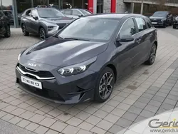 Pentametal metallic Gebraucht 2023 Kia Ceed Spirit Limousine | 23.990 € (Fairer Preis)