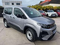 Gris artense Gebraucht 2024 Peugeot Rifter Active Van / Kleinbus | 24.999 € (Fairer Preis)