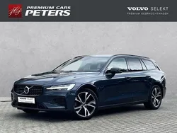 Blau Gebraucht 2022 Volvo V60 R-Design Kombi | 34.449 € (Guter Preis)